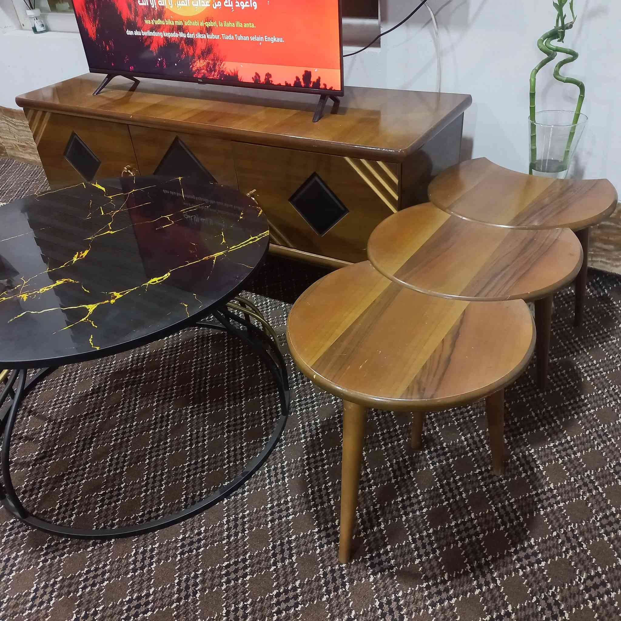 ميز تلفزيون مع ٣طبله مدرج مع ١طبله كبيره بسعر٦٠٠٠٠


**إذا كنت صاحب هذا الإعلان وتريد حذفه لأي سبب، رجاءا أرسل رسالة إلى الدعم الفني**