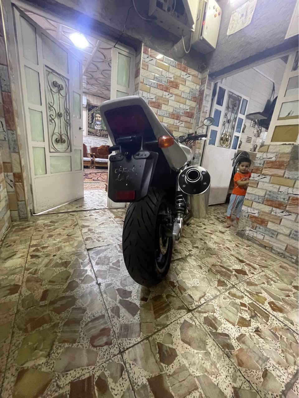 سيبي 1300 كفاله. من كلشي. 
مكان بغداد *********** بغداد, العراق

