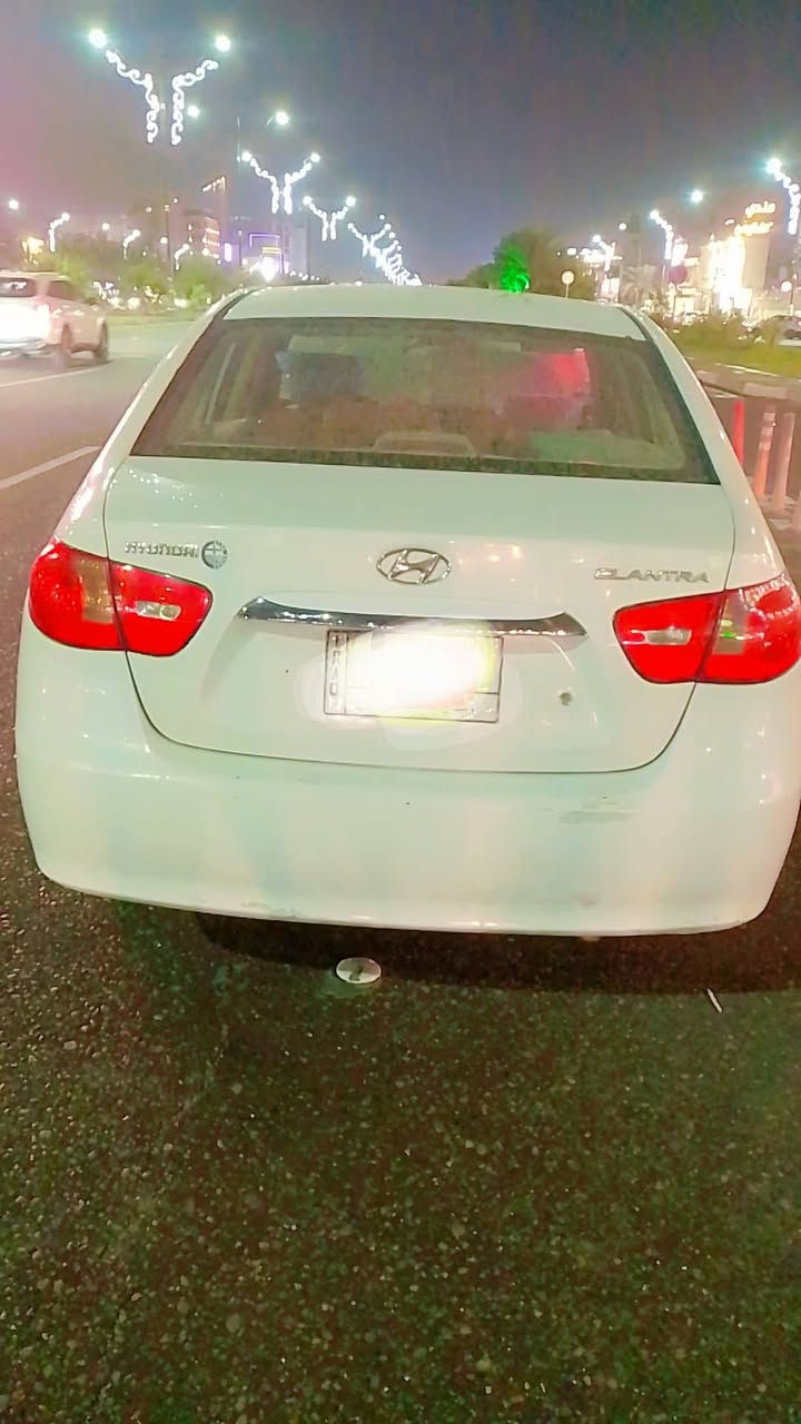 السلام عليكم النترا صابونه 20011 ادوات كصه جنطه سياره جديده وجاهزه للاخير مكينه كير حداده تبريد تدفئه كله فول متومه رقم وسنويه مضبوط مابيها نقص برغي السعر 44$ وبيها مجال *********** مكان السياره. كربلاء
