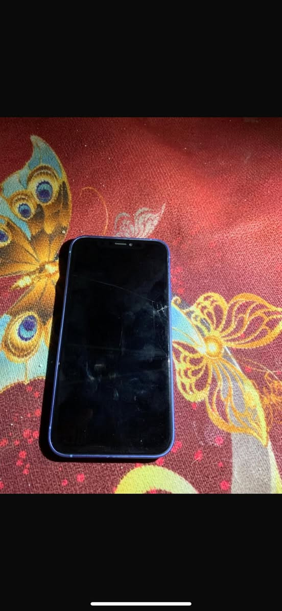 من رخصه الادمن
XR 
محور16pls
LL/A امريكي 
مبدل بطاريه وفيس ايدي متوقف
الشاشه مكسوره مثل ماموضح 
السعر 200 او مراوس ب١١ برو ماكس
***********
