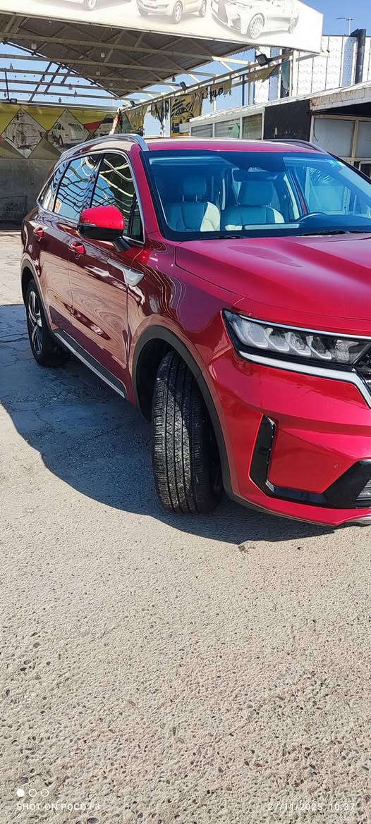 كيا سورينتو موديل 2023 هايبرد ماشية 18 ألف حقيقي
تمشيك 1000 كم على تفويلة البنزين
السيارة مرقمة بغداد صار كم شهر 
رقم وسنوية كله جديد وتحويل مباشر

السيارة وارد امريكي تصليح درجة أولى وبمواد أصلية

المواصفات 

ناقل حركة أوتوماتيك

تشغيل بصمة + تشغيل عن بعد

فتح الصندوق كهربائي ذكي

أريل نفكيتر

حساسات أمامية وخلفية

لايت 4 عدسات LED + كشافات + Back light LED

دخول بصمة ذكي

ويل كب 19

إشارات بالمرايا الجانبية + 

ماسحة خلفية + حساس مطر + كشاف ضباب

ايرباك راجعة

ABS

دشبول شاشة ديجيتال + شاشة Apple CarPlay

كاميرا خلفية

الإنارة الداخلية LED

مقود جلد حياكة

مثبت سرعة + تحديد مسار

قيادة ذاتية + رادار

المودات والأوامر الصوتية + Bluetooth / Type-C

شاحن هاتف Wireless + منفذ طاقة

فحص نظام السيارة

كراسي VIP جلد لون أوف وايت فول كهرباء، حركة المقاعد الأمامية والخلفية كهرباء

تبريد شاشة لمس مناخين منفصلين + تبريد ثلج

أوضاع قيادة: عادي، سبورت، أوتو، ذكي

نظام مانع انزلاق ونظام نزول المنحدرات

الضرر

حادث ربع جامرلغ باليمنة وتم تبديل بنيد
مرقمة بغداد، سنوية كاملة، الهزة كلها جديدة

الــســعــر 🟥 :238 

رقم صـــاحب السيارة: ***********
