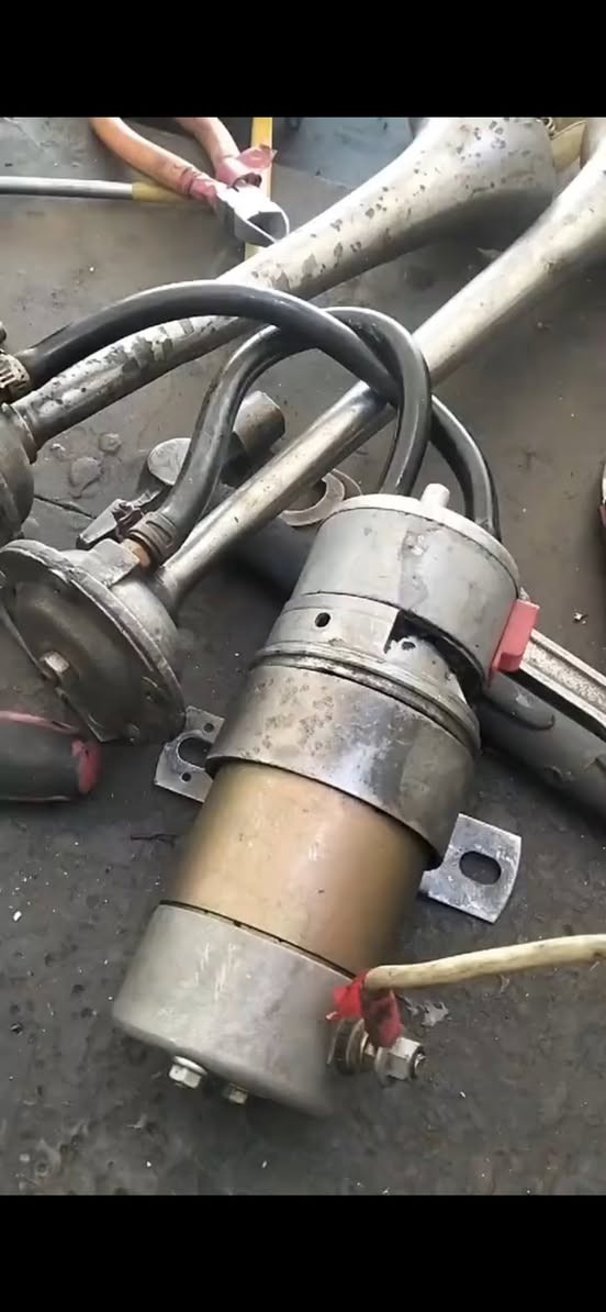 سلام عليكم براد عفريت ايطالي اربع فحمات لبيع
اسطب بتره Stop لبيع شراي يتصل ***********
