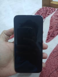 ايفون 13برو ماكس جهاز نظيف ومامبدل بي اي شي بطاريه ٨٤ بلادي لا مرفوعه ...