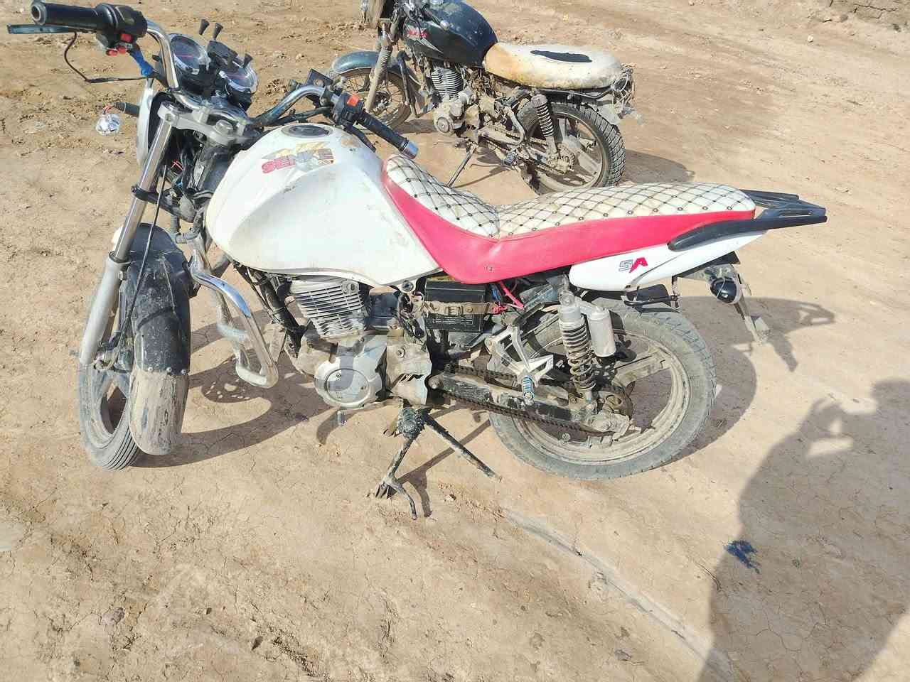 السلام عليكم شباب هاي الدراجه للبيع موديل 17 محرك 150سعر400 هذا رقم الاستفسار ***********
