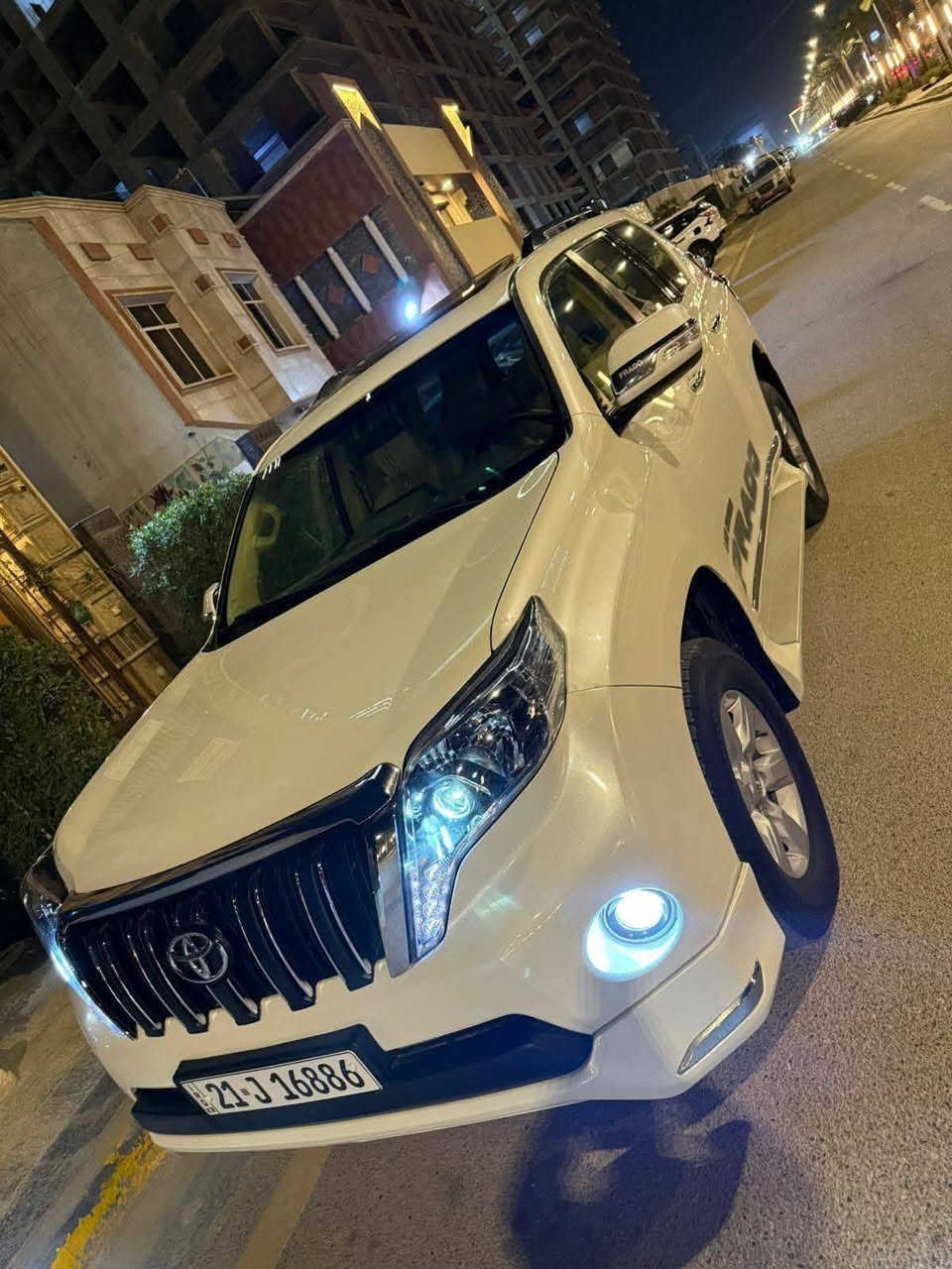 السلام عليكم
برادو 2014. TxL
بصمه تشغيل
مكينه 6 سلندر 
3 قطع تبريد
تخم تاير جديد
موصفات 
حساس خلفي 
كمره 
ثلاجه 
مري شفط ويل كب 
ماشيه 135 الف 
صدر جديد
رقم شمالي باسمي تحويل مباشرة 
السعر 305 ورقه وبيها مجال 
اي استفسار 
*********** حكم 
مكان بغداد دوره
