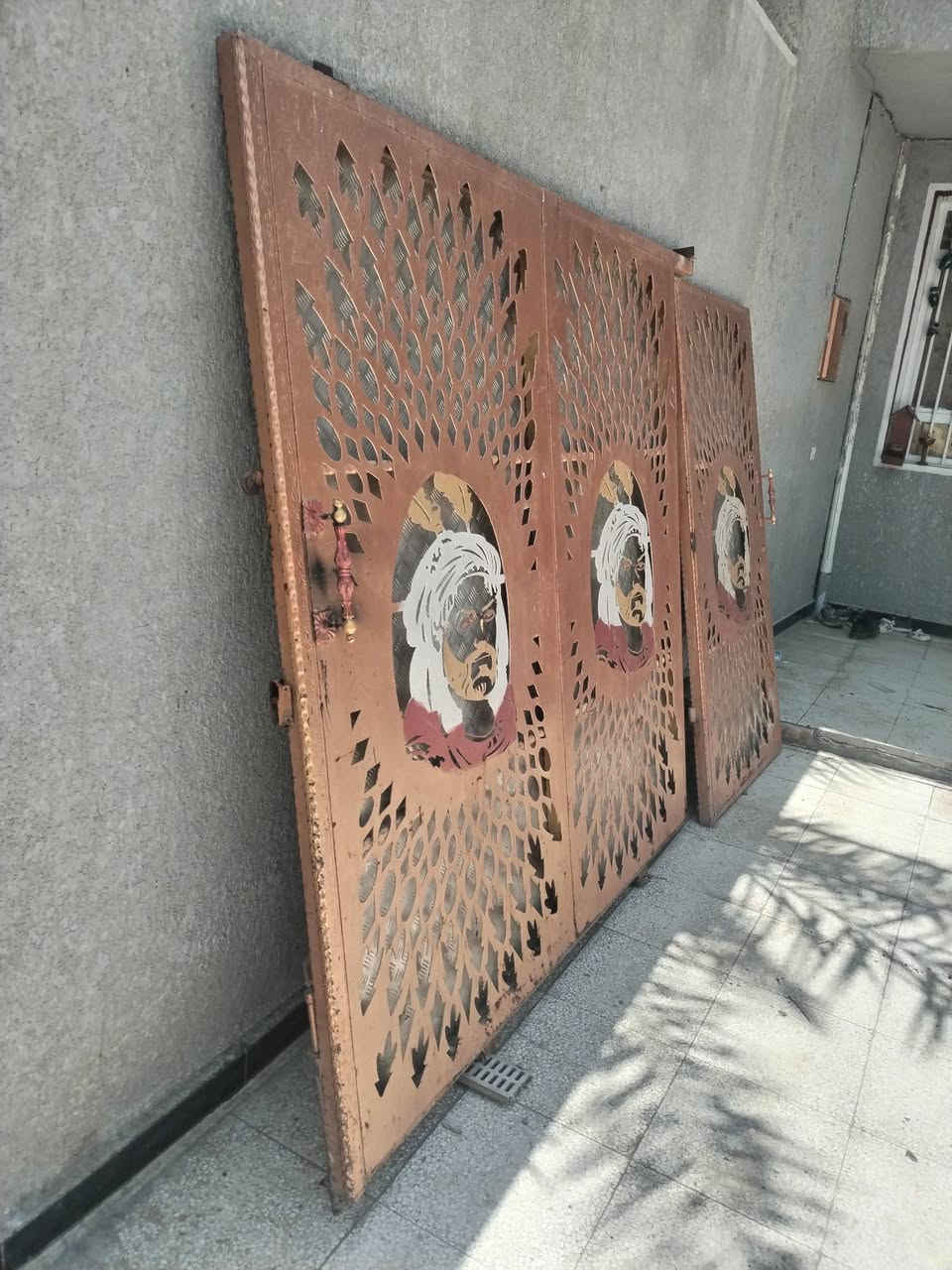 سلام عليكم باب سلايت 3 امتر وشويه تزكام مو سوكي مكان مدينه الصدر ساحه مظفر السعر ٢٥٠ ***********
