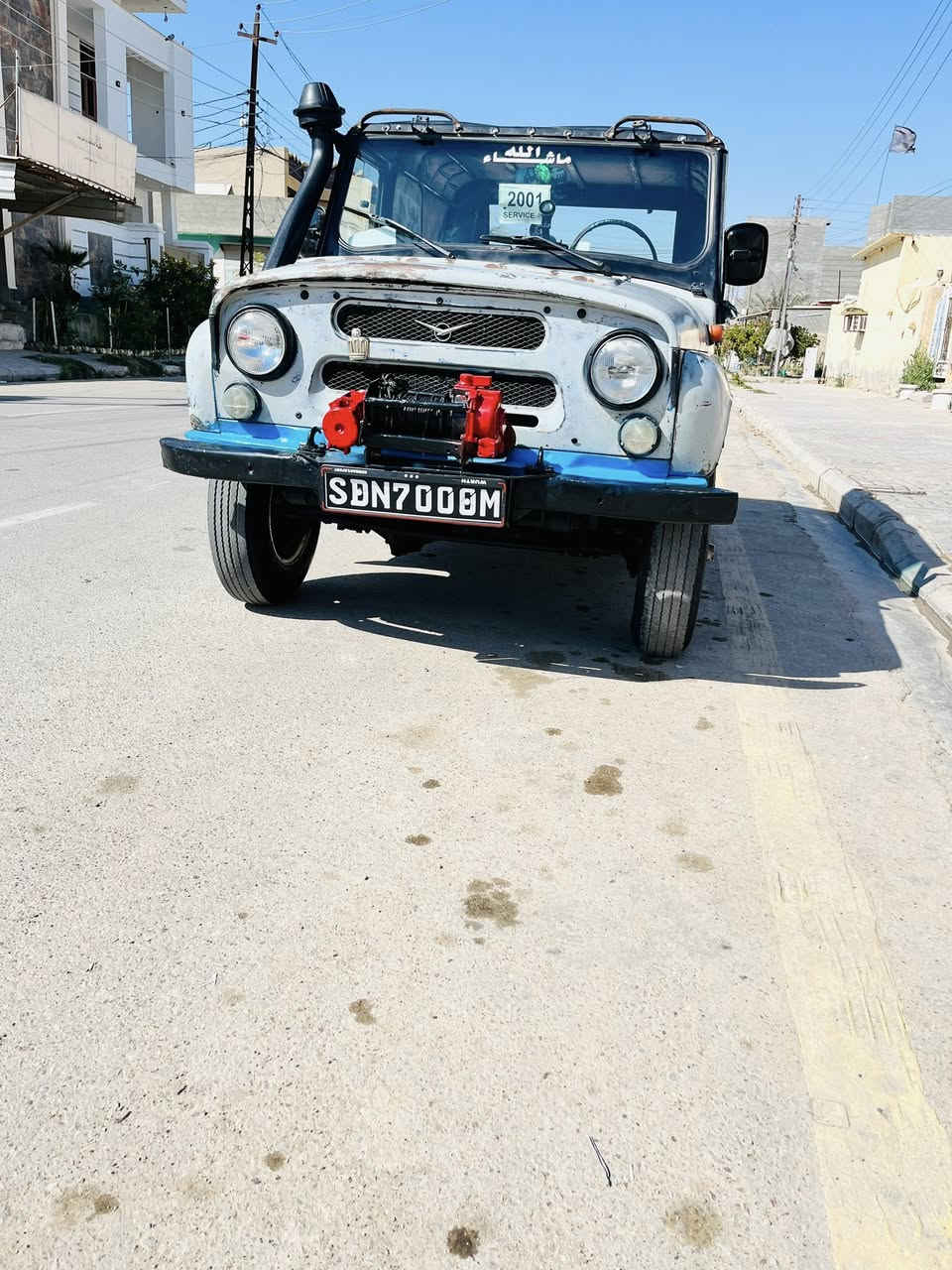 السلام عليكم سياره واز للبيع مديل 2001 بدون تخم تاير ولي 16 تحويره كامله كير ومكينه ونجي خير من الله دسك امامي اكسل فاره بور ستيرن اربعه سلايت. سياره ناعمه السعر 6500 وبيه مجال/ للتصال/***********
