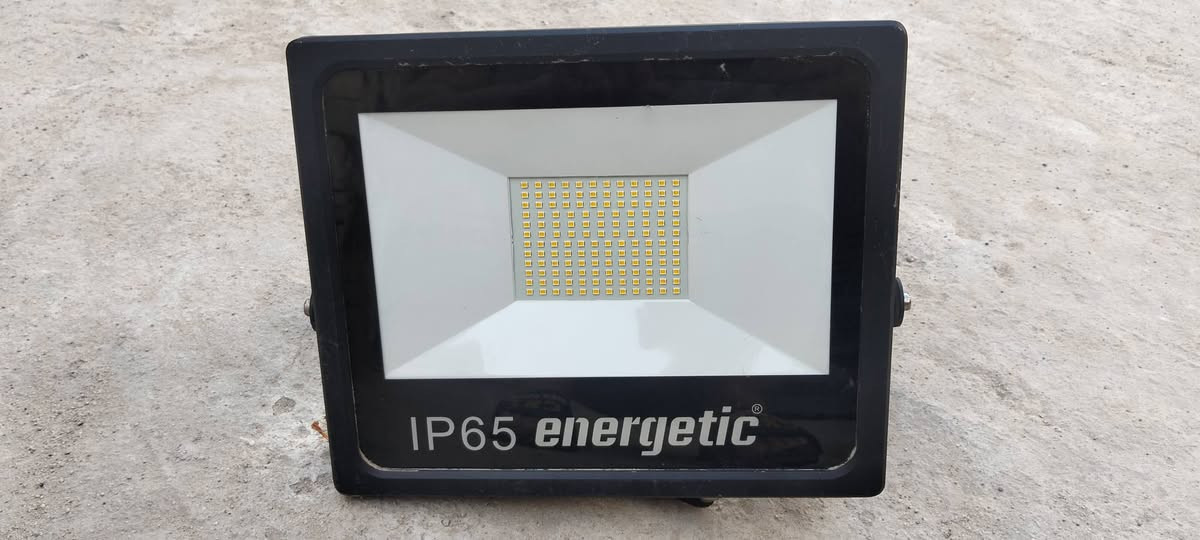 السلام عليكم 
غراض للبيع التفاصيل داخل الصور 👇👇


**إذا كنت صاحب هذا الإعلان وتريد حذفه لأي سبب، رجاءا أرسل رسالة إلى الدعم الفني**