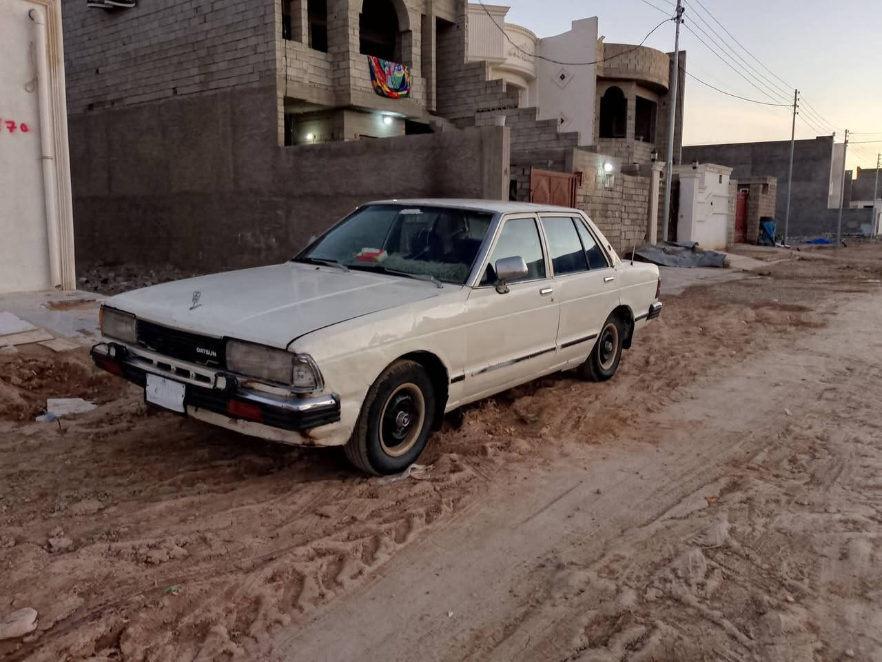 السلام عليكم سياره للبيع نيسان داستن موديل 80 السعر 15 قفل قفل المكان تكريت حي الديون شارع 60 هذا رقمي *********** السياره نظيفه وعلى بلال ماكينه وجيه واكشن شرط ما شاء الله تبارك الرحمن
