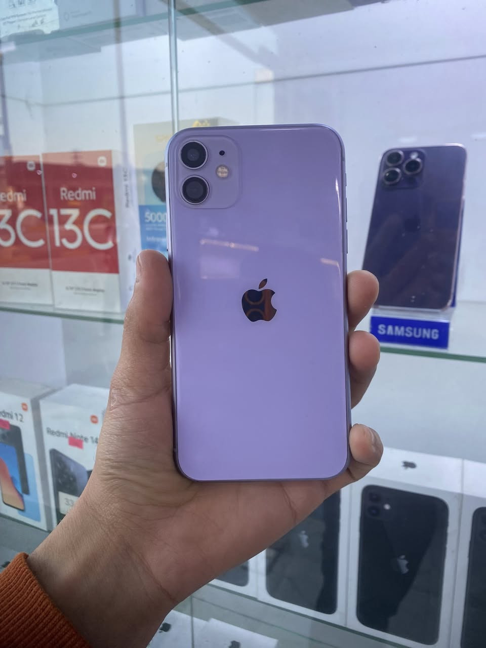 11عادي للبيع نضيف بدله فقط شاشه اصلي  التواصل ***********
