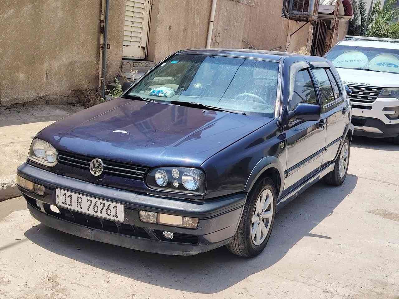 السلام عليكم 
                  للبيع أقساط او نقدي او مراوس
موديل 1992 محرك 2000 كير اوتماتيك تبريد شغال منظومه جديده مال التبريد سياره جاهزه سعر النقد 40 وبي مجال بسيط المراوس حسب الاتفاق والاقساط حسب الاتفاق والمقدمه للتواصل خاص او واتساب او اتصال
*********** العنوال بابل الحله حي الجزائر
