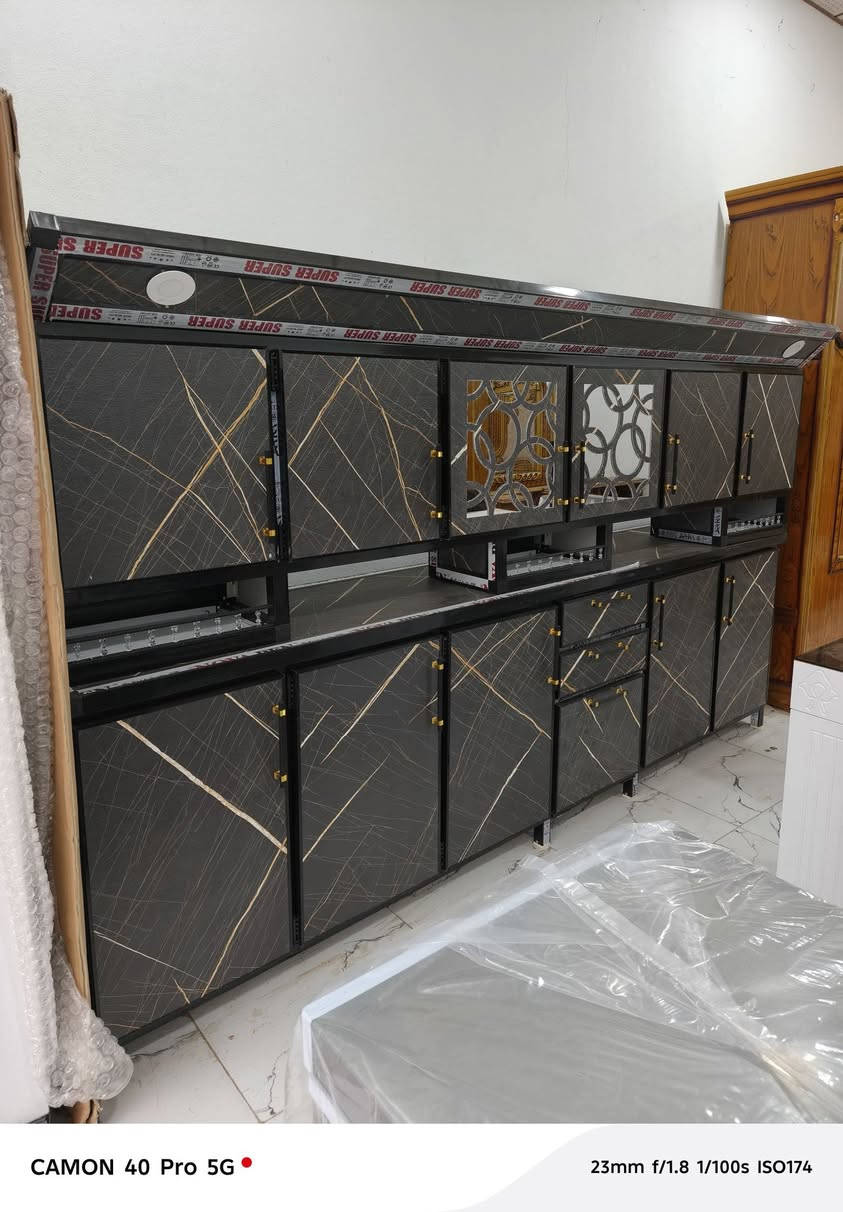 كاونترات المنيوم جديد مو مستخدم قياسات مترين ونص ومترين و٣متار***********
