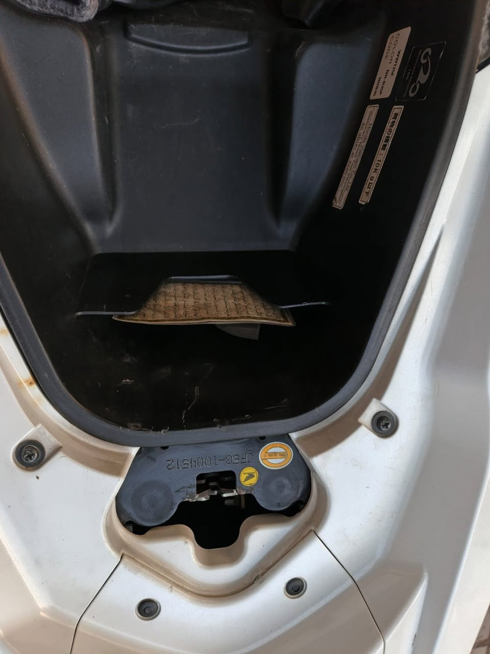 السلام عليكم pcx جيل ثاني ياباني مكينه 125 jf الدراجه كفاله عامه ماشيه 20 الف بعدها على وضع الشركة مكاني بغداد ***********
