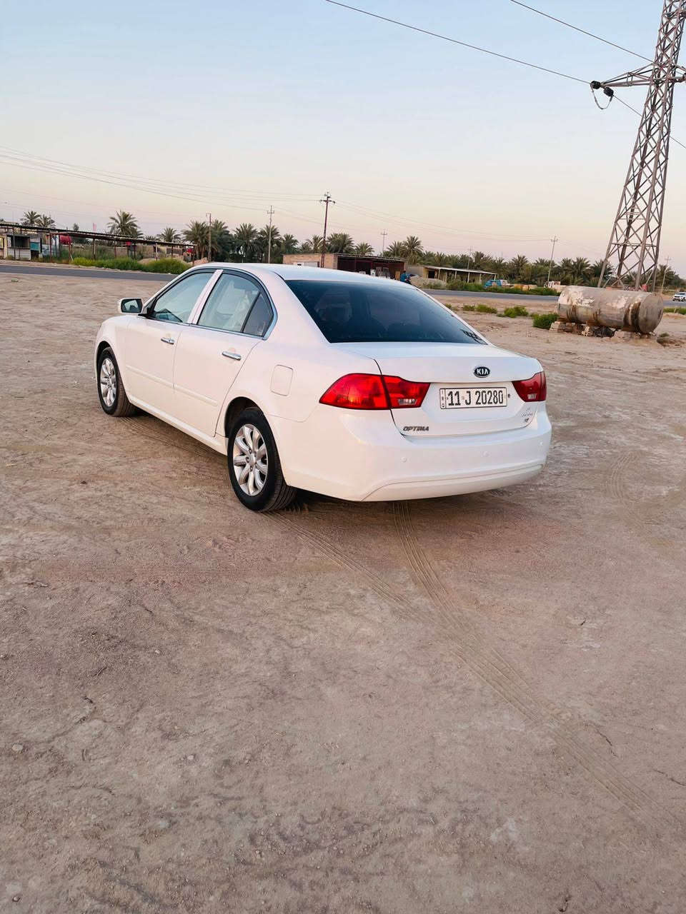 سلام عليكم كيا اوبتيما للبيع 2010 خليجي مكينه 2000 رقم بغداد انكليزي سياره جديده بمعنى الكلمه فول مواصفات عدة الفتحة مكينه كير حدادية تخم تاير كله جديد تبريد ثلج 🥶 السيارة بيه جاملغ الامامي مبدل اصلي والباقي مكفول السعر 114 وبيه مجال مكان السيارة بابل الشوملي رقم الهاتف ***********
