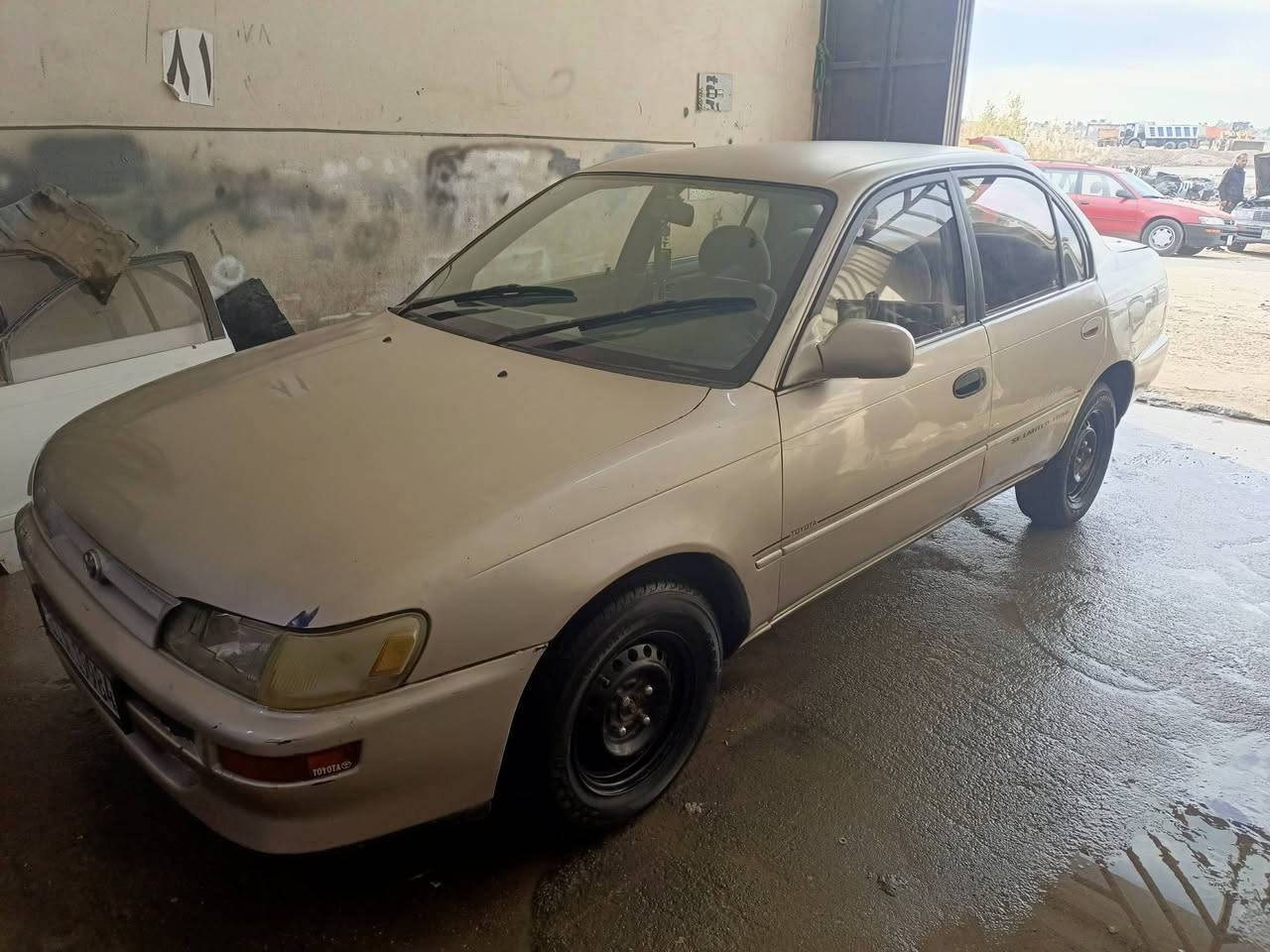 كورلا محوره موديل 1994رقمه بغداد دولي
مكفول من الصبغ الضربه والخياس 
محرك وكير شادهن جدد صدر تخم تاير 
السعر 55 وبيه مجال العنوان واسط 
***********
