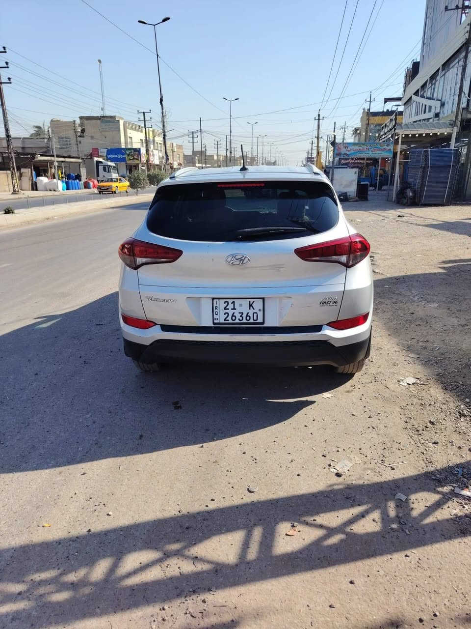 السلام عليكم توسان 2017
وارد امريكا حادث مرفق 
تبديل بنيد
وكلير صفحه السكن فقط رش
كير مكينه حدادية تخم تاير تبريد شرط
مواصفات معروفة 
باسمي تحويل مباشر
مكان بغداد 
***********
السعر 130
