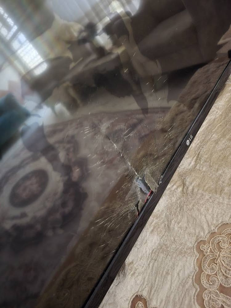 شاشه الضرر انضربت جديدة مستخدمة قليل جدا 
وميز بلازما عمارة, ميسان


**إذا كنت صاحب هذا الإعلان وتريد حذفه لأي سبب، رجاءا أرسل رسالة إلى الدعم الفني**
