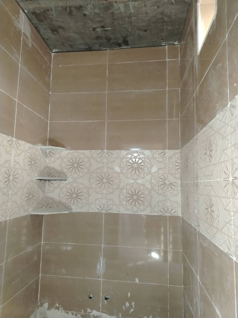 خلفه سيراميك جداري أو ارضى متفرغ حالين شغل عل ليزر درجه اول ***********
