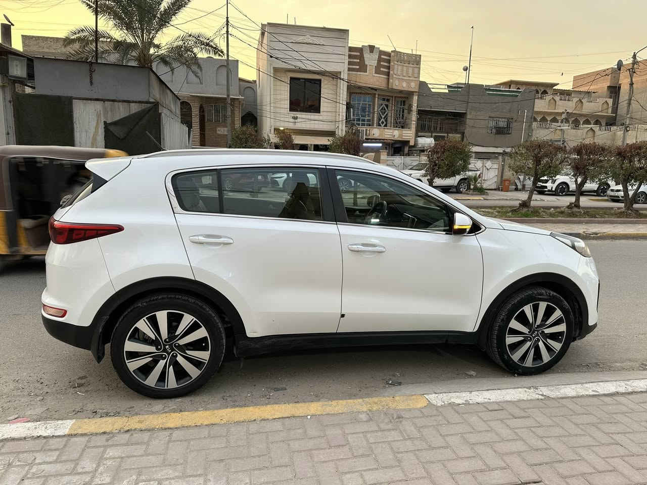 كيا سبورتج 2018 وارد خليجي بدون صبغ بدون حادث بدون بارد محرك كير غير مفتوح على وضع الشركة رقم بغداد دولي باسمي حساس امامي خلفي وضعيات قيادة كامرة شاشة اريل نفكيتر داخل جلد ومخمل لايت متحرك تدفئة تبريد ممتاز امامي خلفي تخم تاير باتري جديد دهن وفلاتر مبدل جديد كتلوكات الشركة سويج ريمونت عدد 2 مكاني بغداد الكرخ للبيع السعر 187 للاتصال *********** متوفر واتس اب
