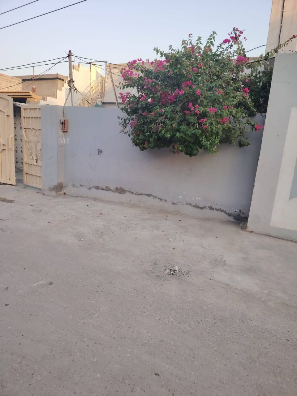 دار البيع شهربان حي المهدي
ثاني فرع على يدك  يسرا  مساحة 200 غرف نوم 2

و صاله جبيره حديقه و درج خارجي  بيت مرمم جديد 
اتصال او  واتساب  ***********
