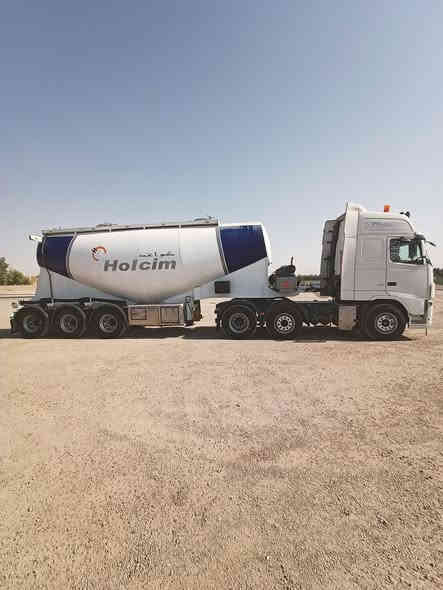 السلام عليكم فالفو 2004 كير ومكينة وشاصي وقمارة مكفولات مكينة 420 كير اوتوماتيك  سايلو تركي حمولة 36 طن دوز الماني ضاغطة ام الطير تخم تاير راس وعربانة
العنوان بغداد الكاضمية 
الاتصال ***********
