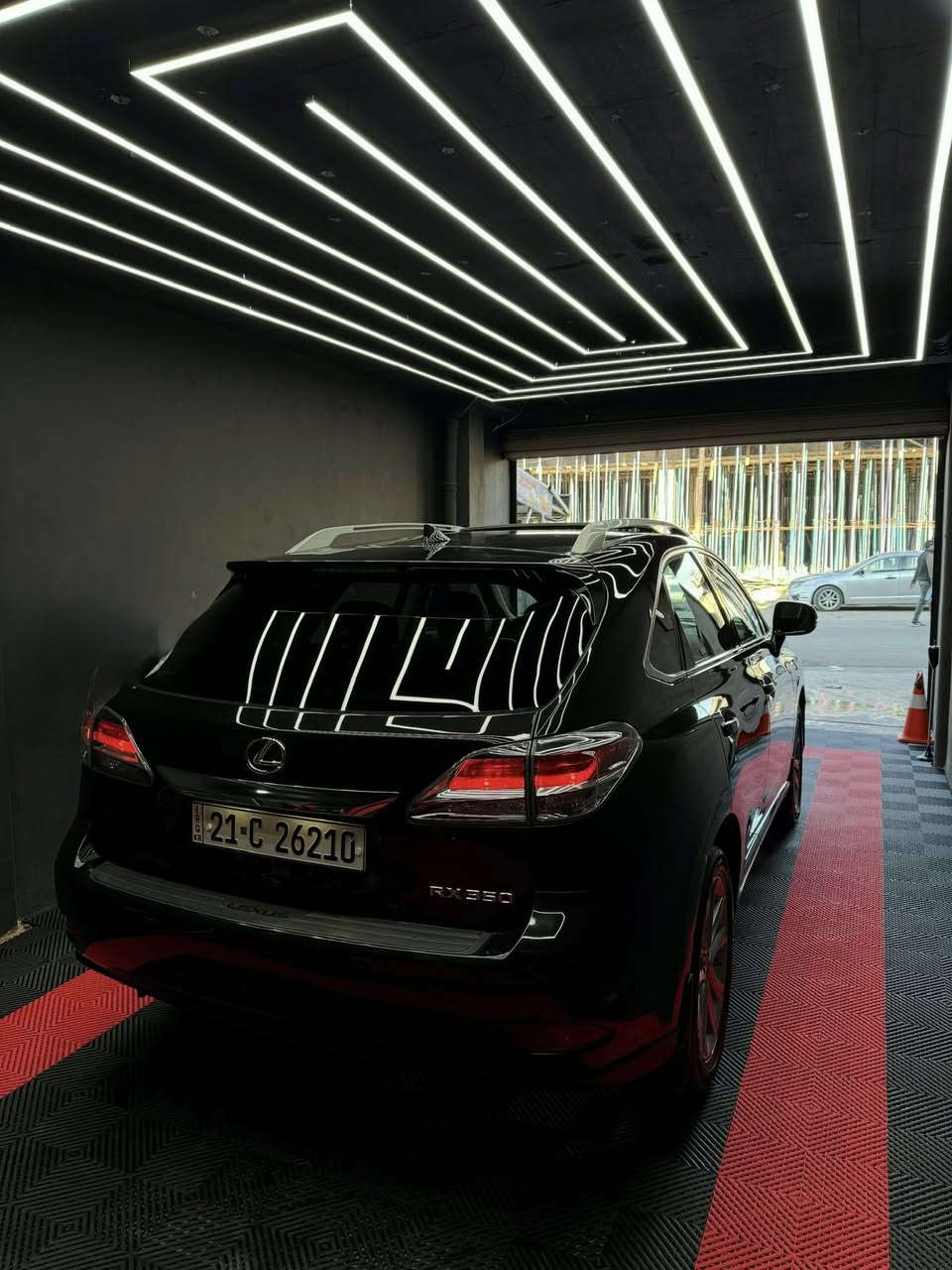 السلام عليكم لكزز موديل ٢٠١٥  لبيع  RX350 كلين تايتل بدون صبوخ    فوول مواصافات سعر ٢٣٠$ مجال عنوان السلمانية  
***********
