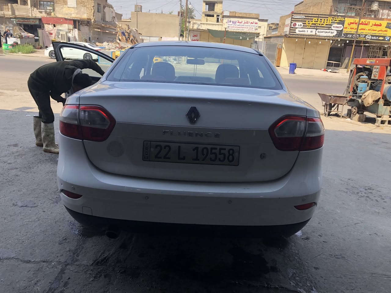 سلام عليكم للبيع رينو فلونس موديل ٢٠١٥ سياره مكفوله من ضربه ومن صبغ تبريده شغال خير من الله مكينه وكير نيسان صني رقم اربيل سياره نضيفه العنوان بغداد الكرخ***********
السعره ٧٥ ورقه وبيه مجال
