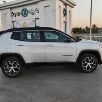 جيب كومباس فول مواصفات 4*4 ماعدا الفتحه محرك 2000توربو  توكلار مواصفات...