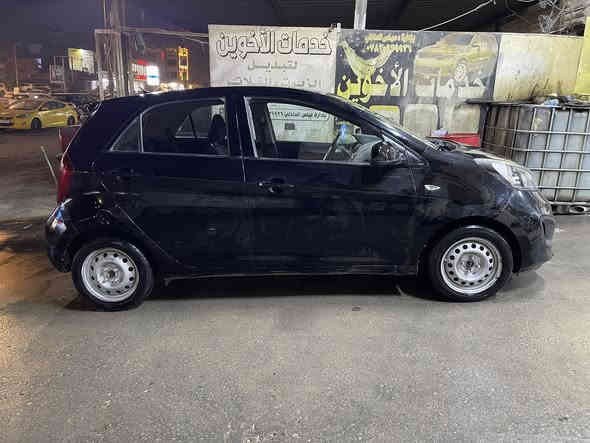 السلام عليكم 
كيا بيكانتو 2016قادسيه بسمي 
السياره جاهزه كير محرك وحداديه وتخم تاير جديد 
بيها قبق جنطه مبدل وحالوب ب القماره 
سعر 72 وبيها مجال بسيط 
رقم الهاتف ***********
متوفر واتساب
