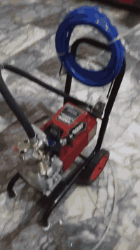 مرحبا شباب عندي مكاين لبيع بأسعار مناسبه ابوساعه جهاز جديد على فحص سعره ٣٢٥ملف نحاس درجه اولى اكو توصيل لجميع المحافظات العراق يرش بساعه واحده من ١٥٠الى ٢٠٠متر هذا شغالي ***********
