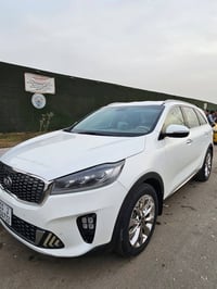 كيا سورنتو 2019 وارد خليجي  مكينة 6 سلندر لون ابيض صدفي كفالة عامة  *م...