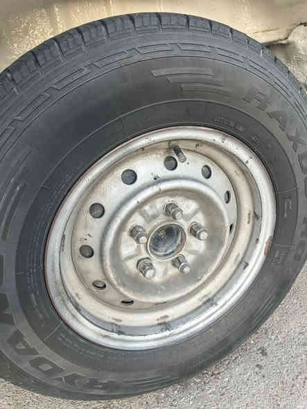 السلام عليكم دخم تاير ١٤ ثنين جدد قبل شهرين شادهن وثنين نص عمر وتخم ويل هم ١٤ وكبات ابو طره ١٤ بيع شلع بيعه وحده سعر ١٥٠ مكاني بغداد مدينت الصدر خوان بيع شلع بيعه وحده.... ***********...
