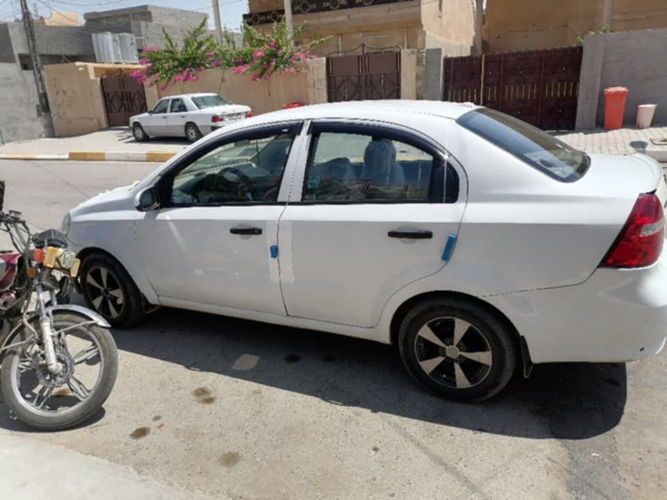 السلام عليكم 
افيو ٢٠١١
واردخليجي
محرك ١٦ كبس 
كير عادي 
٥قطع رش بدون معجون وبدون دواخل 
***********
