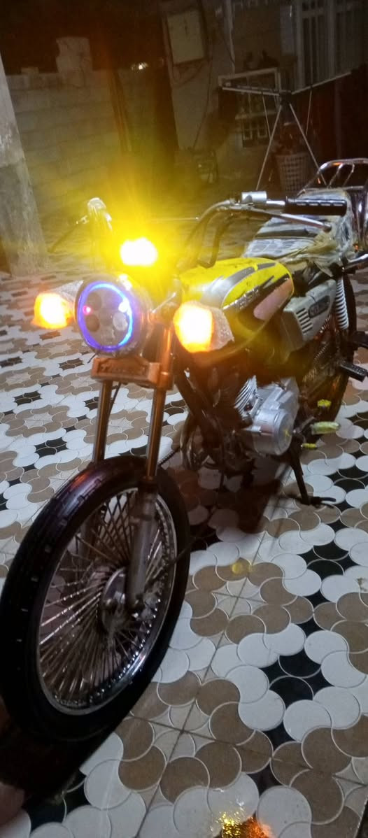 السلام عليكم عندي هاذة الموطور للبيع موديل 19 الموطور نضيف كهربيت كل يشتخلن عارضة 225 وبي مجال قليل بي اوراق


**إذا كنت صاحب هذا الإعلان وتريد حذفه لأي سبب، رجاءا أرسل رسالة إلى الدعم الفني**