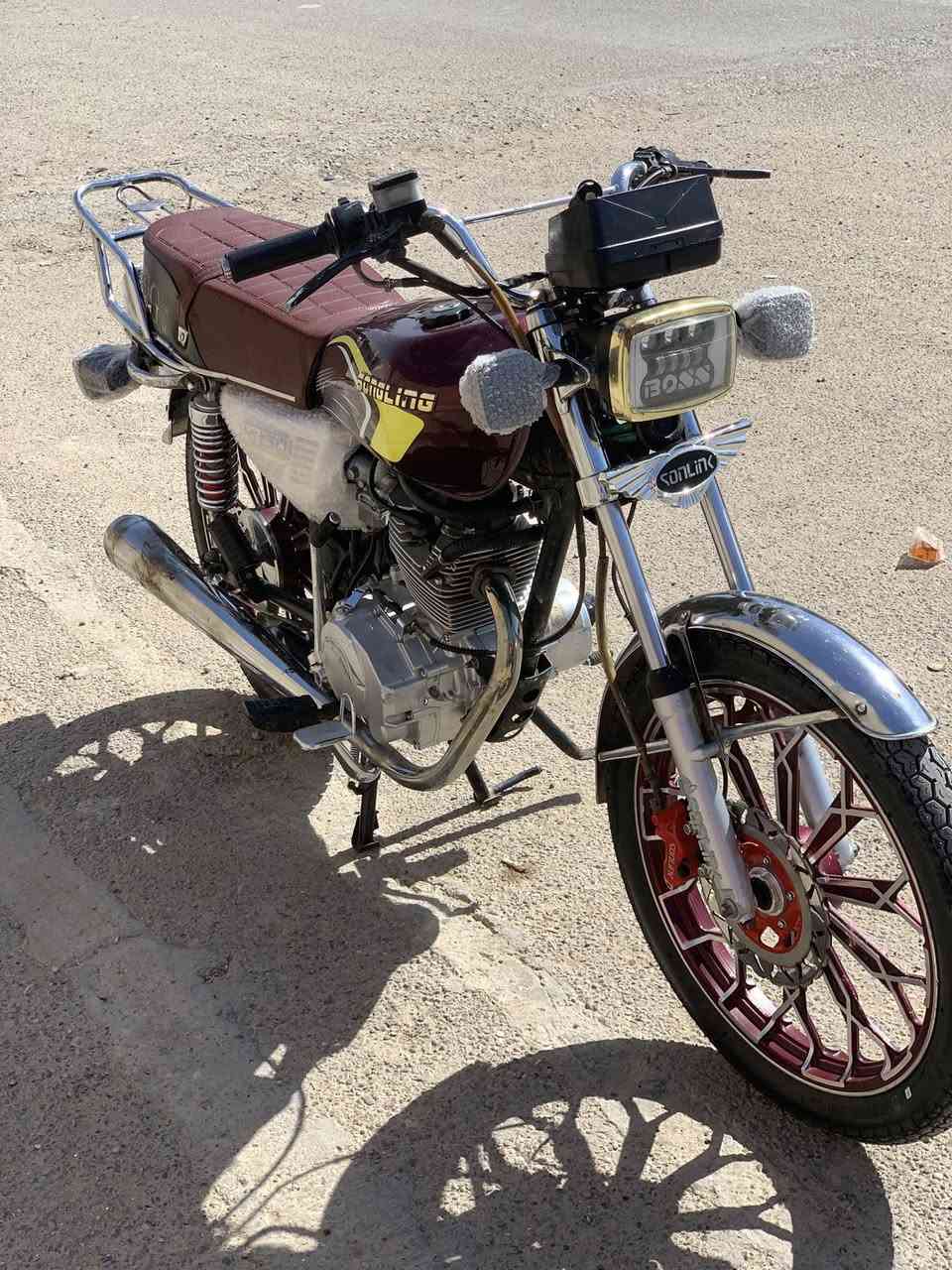 السلام عليكم دراجة سونك مديل 2024كلهة شغالة مابيهة اي نقص اوراقهة كاملة احلة من الصورةالتصال عل هاذة الرقم ***********متواجد واتساب
