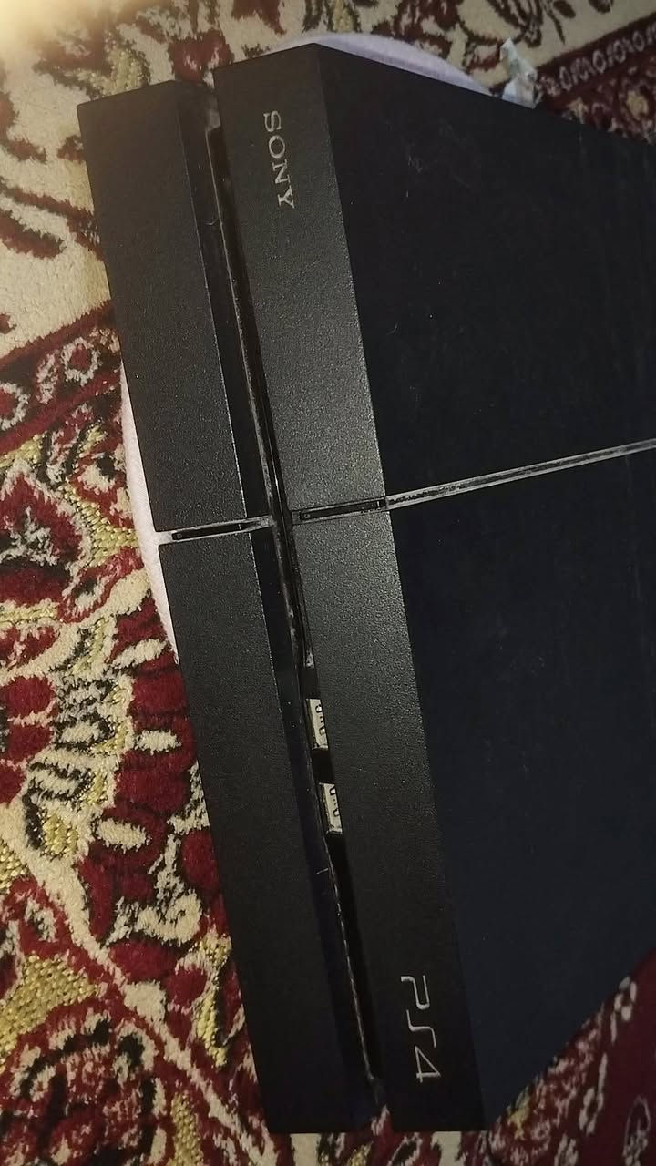 🎮 للبيع PlayStation 4 Fat 🎮
✅ سعة 500GB

✅ 3 يدات أصلية

✅ ألعاب أقراص:

• GTA V

• Red Dead Redemption 2

• Crash Team Racing Nitro-Fueled

📌 الجهاز شغال 100% وحالته جيدة، وجاهز للفحص والتجربة.

💰 السعر: 380,000 دينار عراقي.

للاستفسار هاذ رقمي***********
