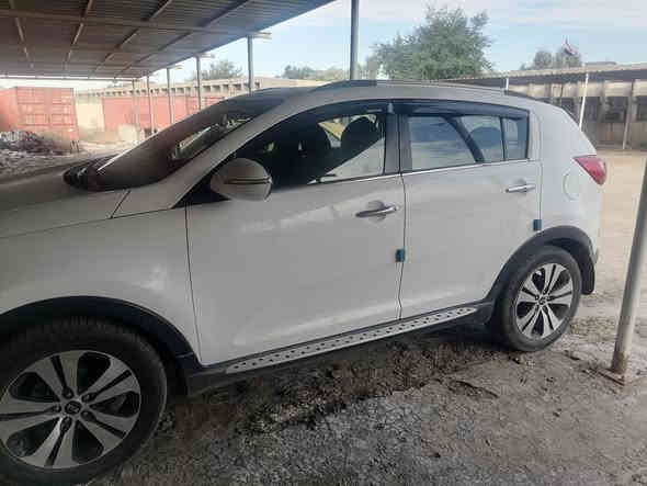 سبورتج ٢٠١١
مكفوله من (الصبغ والتبديل والرش) 
مكينه ٢٠٠٠ دوش
كشنات جلد 
كشن السايق كهرباء
٥ ويل كاب 
حساسات خلفيه
شاشه وكاميرا خلفيه
ثلاجه بالجكمجه
بانوراما 
مري شفط
تدفئه وتبريد بيانو
ماشيه ٢٧٧ قابل للزياده
هزه وسنويه ٢٠٣٠

باقي مواصفات السبورتج عدا البصمه
رقم سليمانيه صور السونار بالمنشور

ملاحظه فقط التبريد فجأه كام ميبرد وطوافه البانزين متقره فول  
مكاني بغداد
السعر ١٣٨ مع مجال قليل.... 

*********** اتصال أو واتساب
