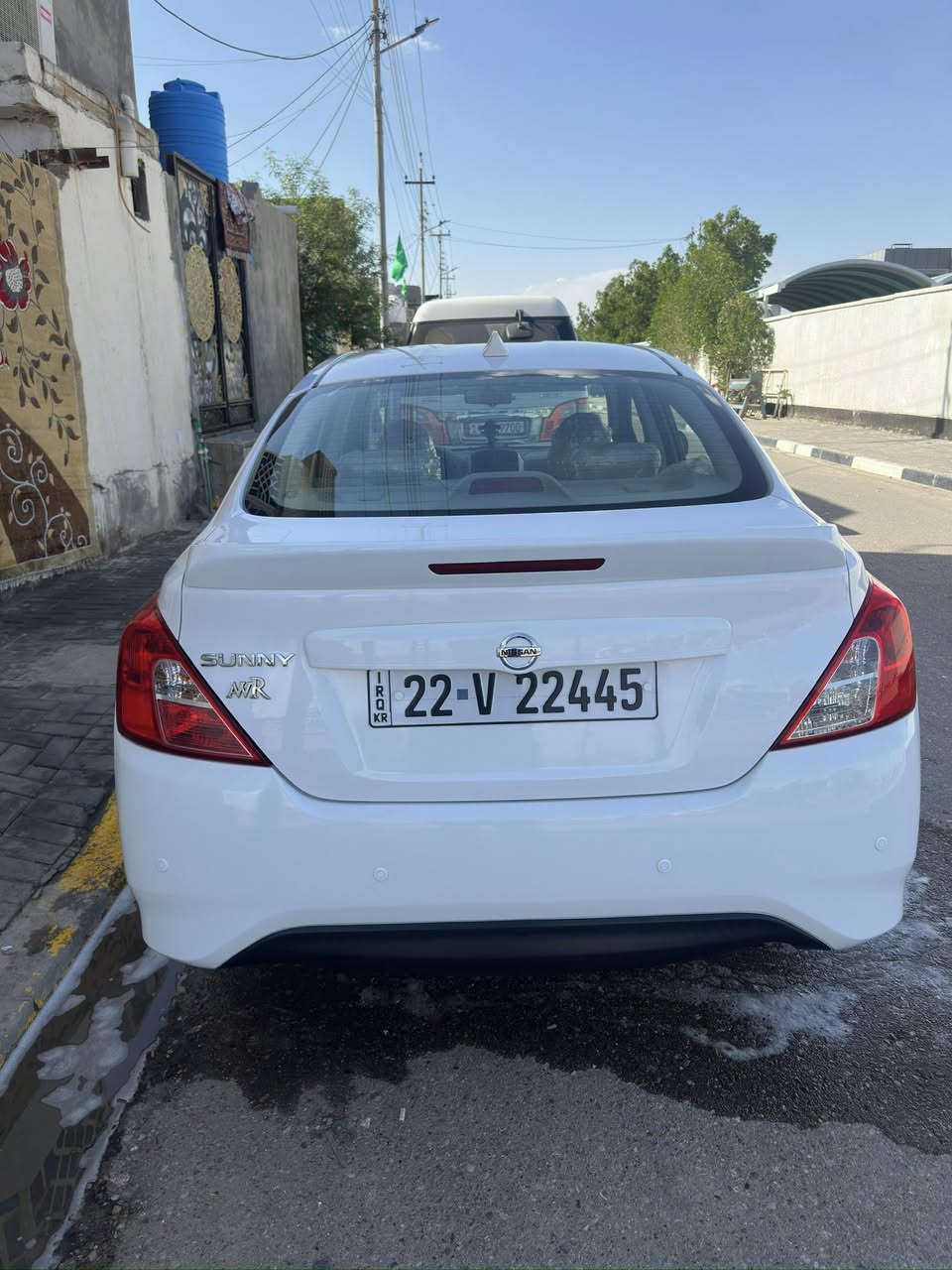 للبيع: نيسان صني 2024 (هندي أصلي - بليتة زرقاء) 💎 أخت الزيرو - رقم شبه مميز 💎
السيارة نظيفة حيل ومال جنّاي، استخدام حشيم وبعدها بريحة الوكالة وبأكياس الشركة. الصور هي اللي تحجي عن نظافتها:
• الموديل: 2024 (الشكل الجديد).
• المنشأ: هندي أصلي (أم البليتة الزرقاء المعروفة) مو تجميع.
• المحرك: 1500 اقتصادي جداً، كير وكالة وكفالة عامة.
• التبريد: تبريد أمامي ثلج، دفع هواء قوي جداً ومخصص لأجواء البصرة (مكفول).
🔹 المواصفات الداخلية:
• شاشة لمس أصلية.
• تحكم ستيرن جهتين.
• نظام بلوتوث واتصال.
• نظام قفل الأبواب تلقائي ويه المشي.
• الجامات: الأمامية كهرباء، والخلفية عادي مال وكالة.
🔹 المواصفات الخارجية:
• حساسات خلفية أصلية.
• بلاجكتورات (كشافات) بالدعامية.
• كبات (طاسات) الشركة الأصلية عدد 4.
• دبل إيرباج ونظام بريك ABS.
• الرقم: أربيل دولي رقم شبه مميز (22445) جاهز للهزة والفحص.
• الممشى: ماشية 20 ألف كم فقط (وكاتب 21 ألف للصدق والاحتياط).
• الأوراق: جاهزة (وكالة أو تحويل باسمك)، وأوراقها أصولية 100%.
• البدي: مكفولة وسليمة من الصبغ والضربة، بيها بس شخط بالباب الأمامي الأيمن (واضح شوف العين) وباقي البدي كله مراية وكفالة.
السعر المطلوب: 126 ورقة (وبيها مجال بسيط)
السيارة موجودة بالبصرة، وجاهزة لأي فحص يعجبكم. اللي يدور سيارة جاهزة وما يريد يصرف عليها برغي، يتفضل يخابر وما يصير خاطره إلا طيب.
للاستفسار والاتصال: ***********
