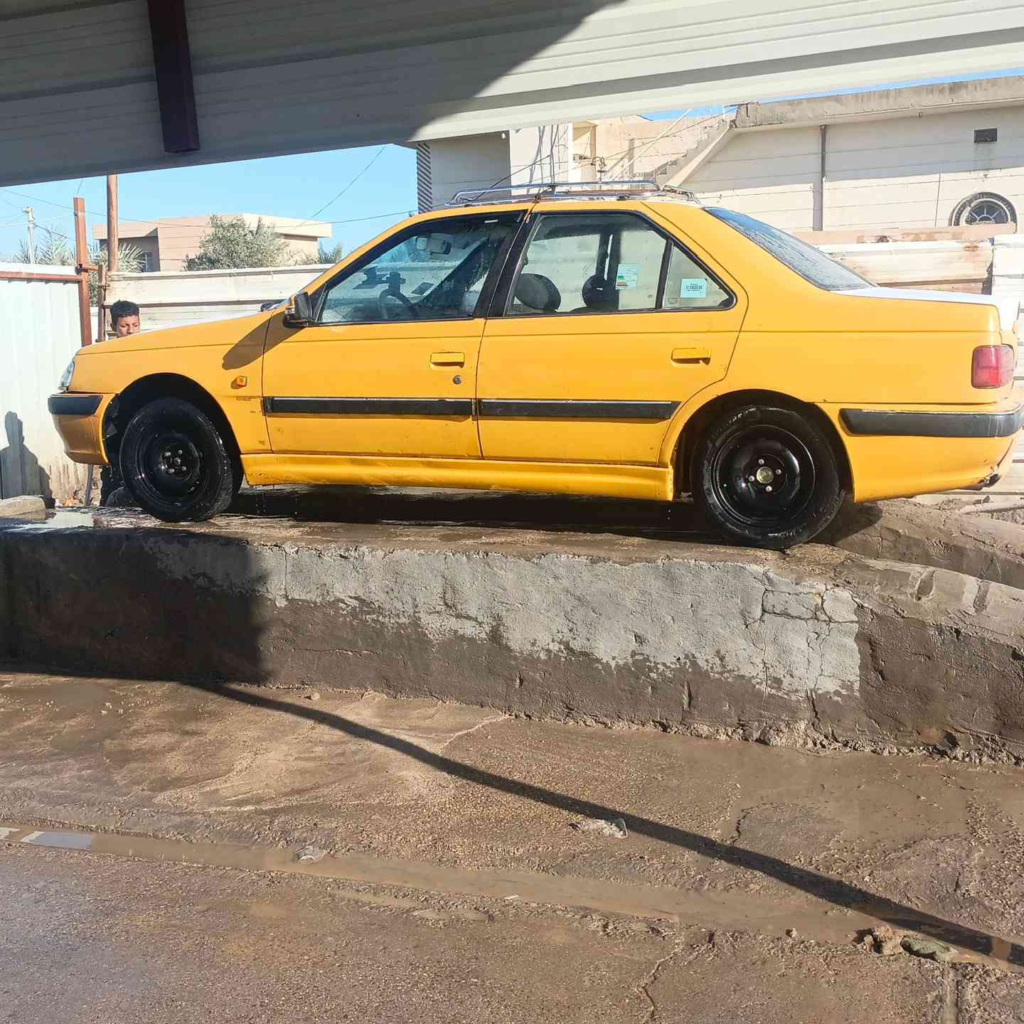 السلام عليكم سياره بيجو بارس 2013 مصفره هيئه وغرامه تحويل ثاني يوم انجليزي بغداد 40 وبياه مجال اني محموديه تبريد ثلج محرك فرنسي كير مكفول مكينه شد جديد صار سبوع من شديته *********** يوجد وتساب
