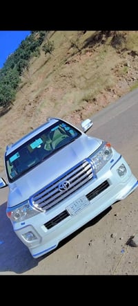 لاند كروز  موديل 2012 محرك 8 /4700 السعر 330 وبيها مجال  رقم بغداد  لل...