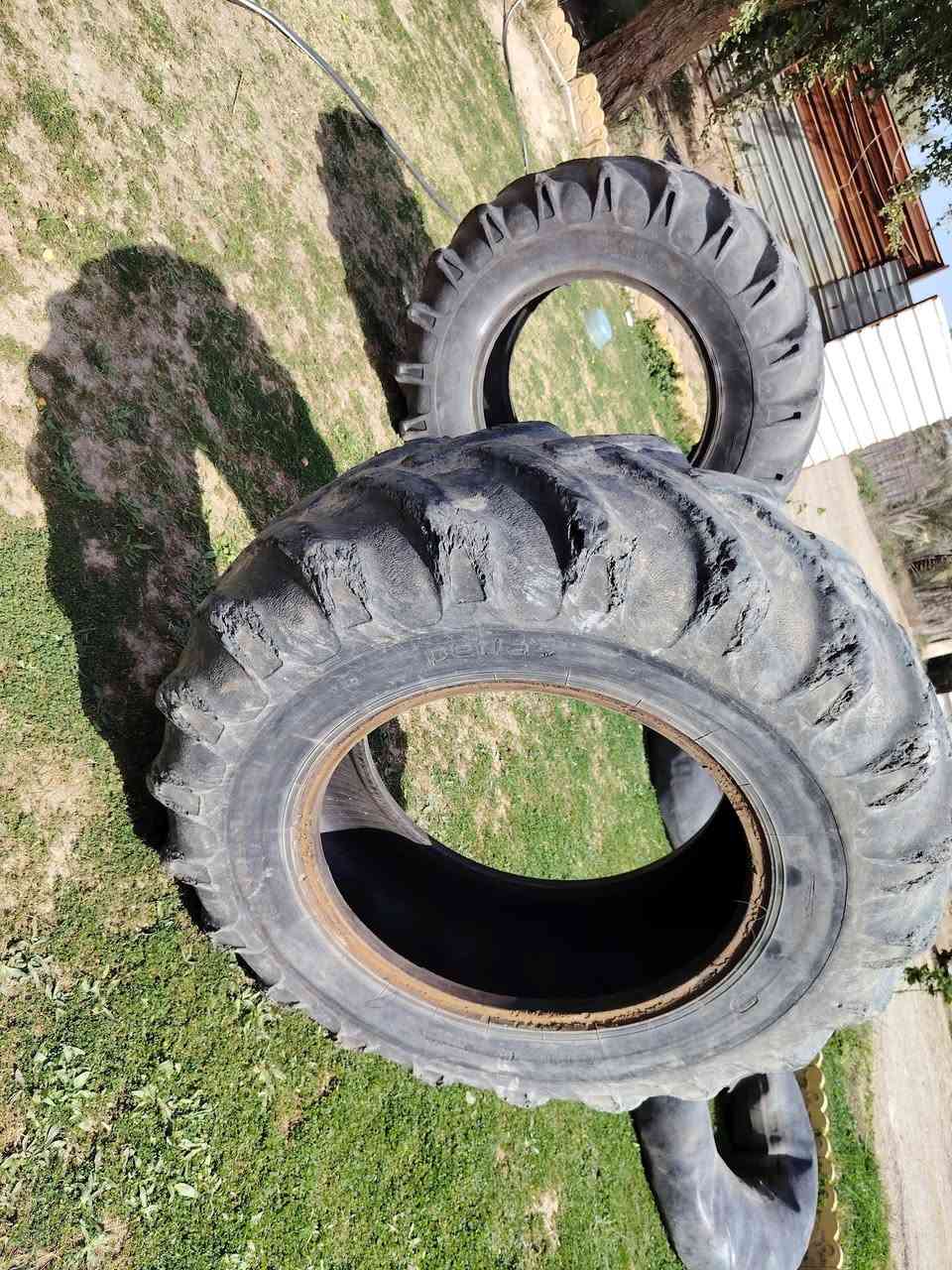 السلام عليكم تايرات فوركسن حجم 30. 4.18 مكفولات للبيع السعر 350 ألف العنوان بغداد اليوسفيه ***********و ***********
