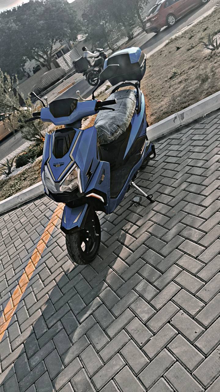 المواصفات 
الاسم : شبح 
الشركه: MTR
الموديل: 2026 
السرعه:85
المشي410 
حجم التاير:18
شاشه جي تي تل 
6بطاريه ليثيوم 
الملف 2500نحاس 
دسكات بريكات مسجل 
بريكات دهن ودسكات 
الحادث شخوط بسيطه 
السعر مليون وخمسميه وعشره
وهذا رقمي ***********