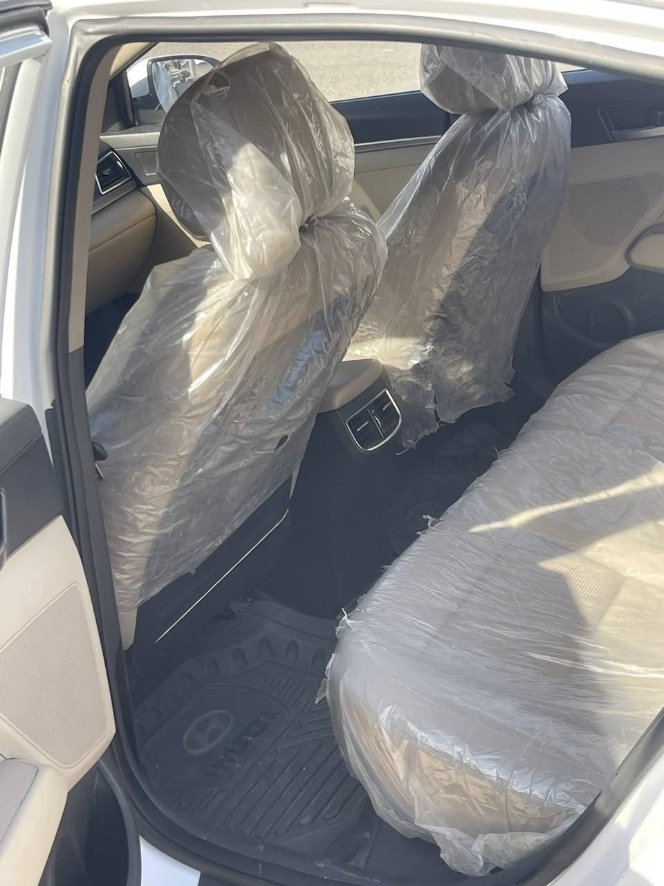 السلام عليكم النترا للبيع ١٩ سياره مكينه 2000
خليجي.  مواصفات فول منعده لبصمه.   
قطعتين صبغ رقم الماني اربيل     مكينه كير خير من الله سعر 142 وبيها مجال***********. عنوان نجف
