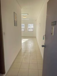 شرقي مجمع A • ١٠٠م • نص القيمة بدون كفيل