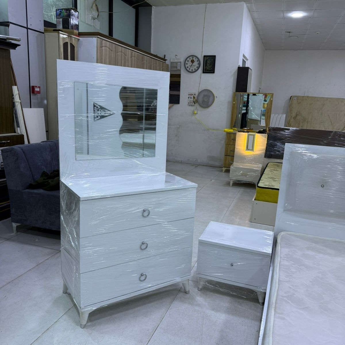 سڵاو هاوڕیان ژوری نوستنی 5 پارچەو دۆشەک ڕەنگی سپی سادە زۆر جوانە زۆر پاکە ماڵی دۆستە کۆمێنتێ بنوسە نرخوزانیاریت پێ دەگات 
*********** viber 
*********** korek
*********** viber
ناونیشان سلێمانی کانی سپیکە نزیک هەواری شار
گەیاندنیشمان هەیە بۆسەرجەم شارەکان
گۆڕینەوەش ئەکەم بە کەلوپە لی ناوماڵ
