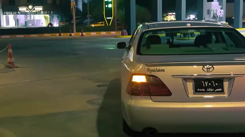 سەرەتا بەناویخوای گەورە
شاهینە 182 ڕۆیاڵ موس موس 
ماشەڵا سەیارەکە زۆر جوانە 182 بێدوکەڵ دوو دوگمە شاشەو کامێرە تەبرید ساردو گەرم بەشەرت گێڕو مەکینەو تەقەو ڕەقەی بەشەرت مەجموعەی سوکان لێگزس یەک پارچەی یابانی بۆیاخە سەیارەکە تا خوا حەزکا ڕێکو پێکو جوانە 
سیعری 70 گڵاو مەعمەلە کۆد کراوە سەیارەکە 
ژ.م *********** لەسلێمانیم
