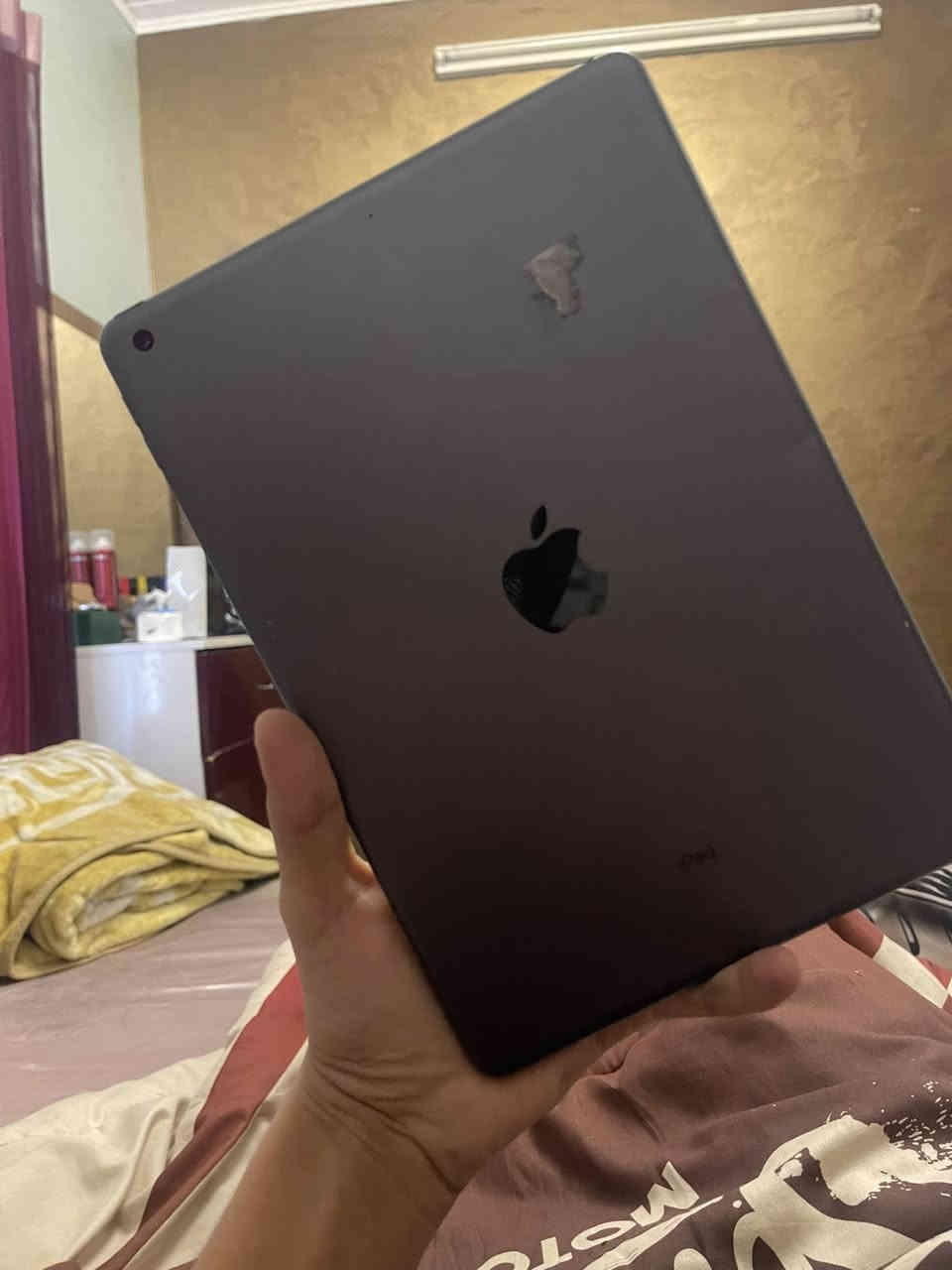 السلام عليكم اخوان ايباد 9 ذاكرة 64 الجهاز امانت الله يخبل مبدل شاشة من النوع الجيد والكامرة بيها ضربة بسيطه 
الأستفسار واتساب رصيد***********
