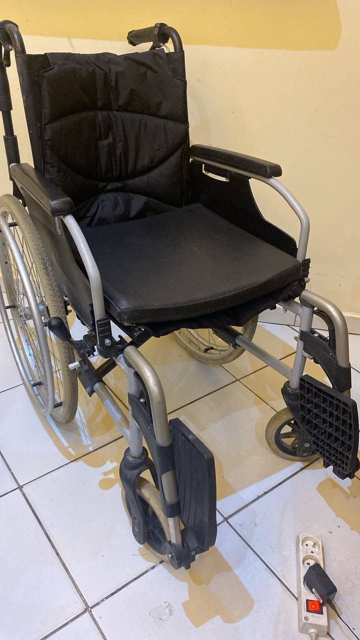 كرسي عادي للبيع للتواصل 0607389129


**إذا كنت صاحب هذا الإعلان وتريد حذفه لأي سبب، رجاءا أرسل رسالة إلى الدعم الفني**