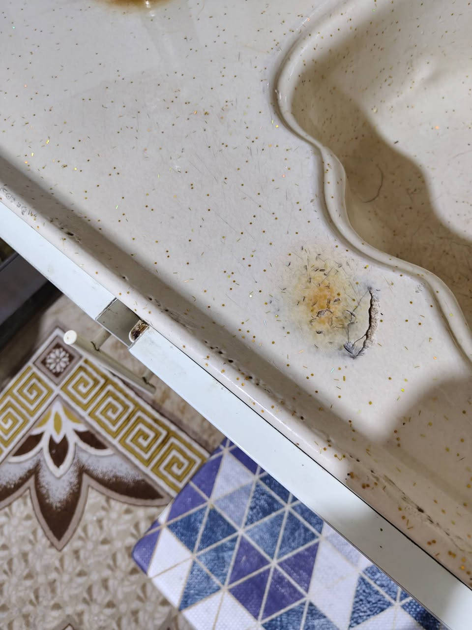 كاونتر للبيع نظيف مثل ما واضح بالصورة فقط الباب يرادلهة تصليح بسيط و شي قليل بالمرمر السعر 175


**إذا كنت صاحب هذا الإعلان وتريد حذفه لأي سبب، رجاءا أرسل رسالة إلى الدعم الفني**