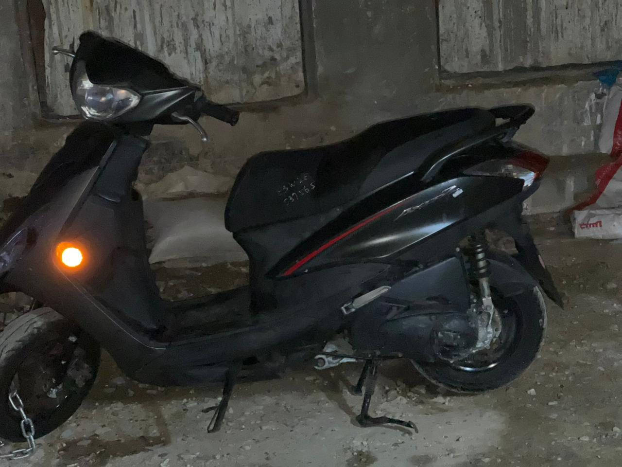 السلام عليكم حبايب دراجه اكزز موديل 2018 رمبه دراجه ما مشتغله غير بس مرتين والله. والدراجه حيل نضيفه للبيع  التواصل ***********
